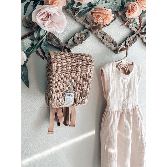 New Darling Little Cottage Shaped Woven Backpack - Picture 6 of 10